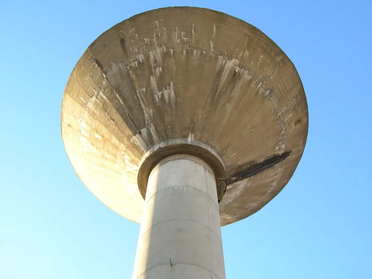 Water tank San Martín del Camino