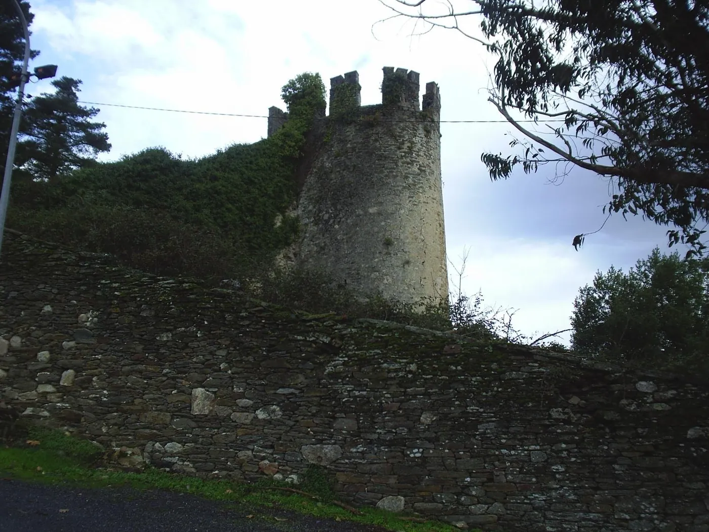 Torre do Batallón in Sarria
